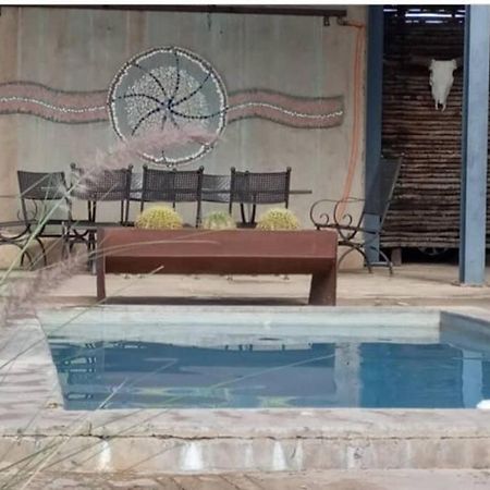 Hackberry House Black Thorn Cottage, Off Grid Khemsbok Kültér fotó