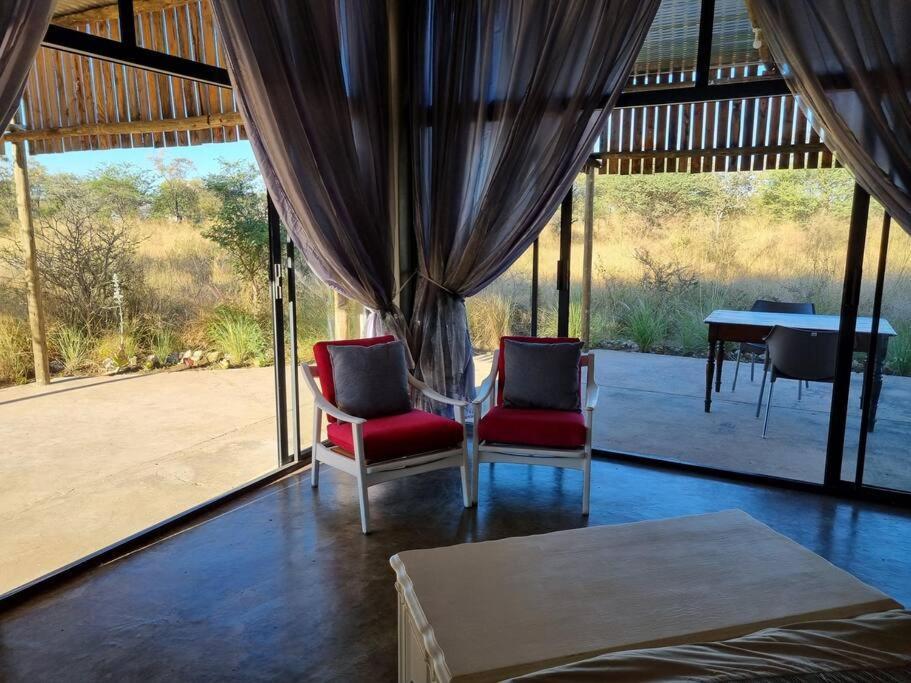 Hackberry House Black Thorn Cottage, Off Grid Khemsbok Kültér fotó